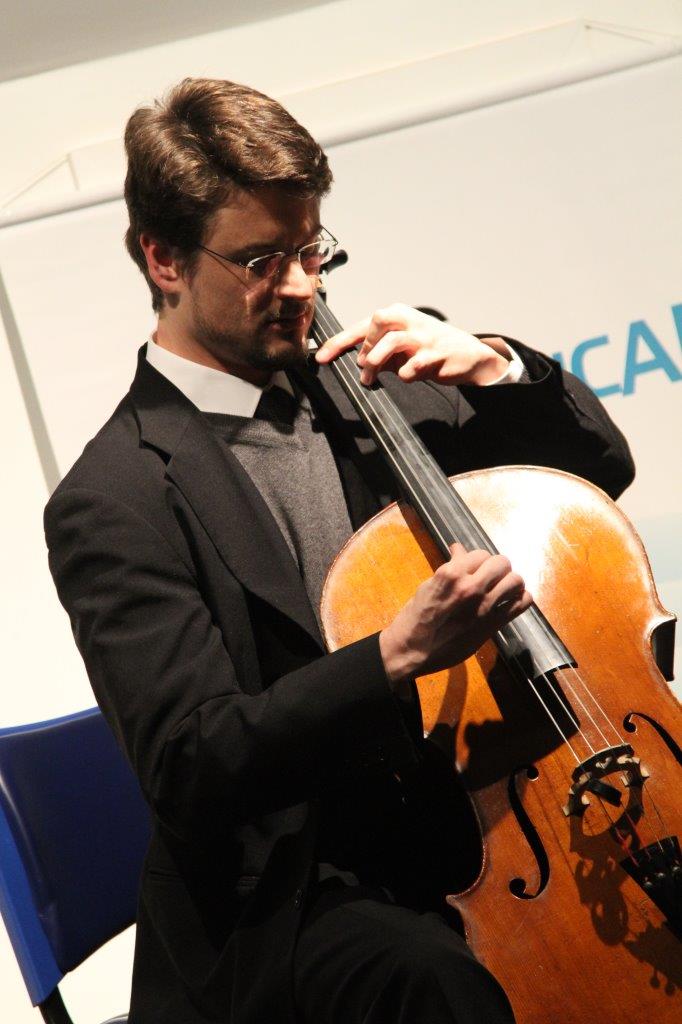 Pedro Huff lança Música para violoncello | Fotos:Igor Sperotto